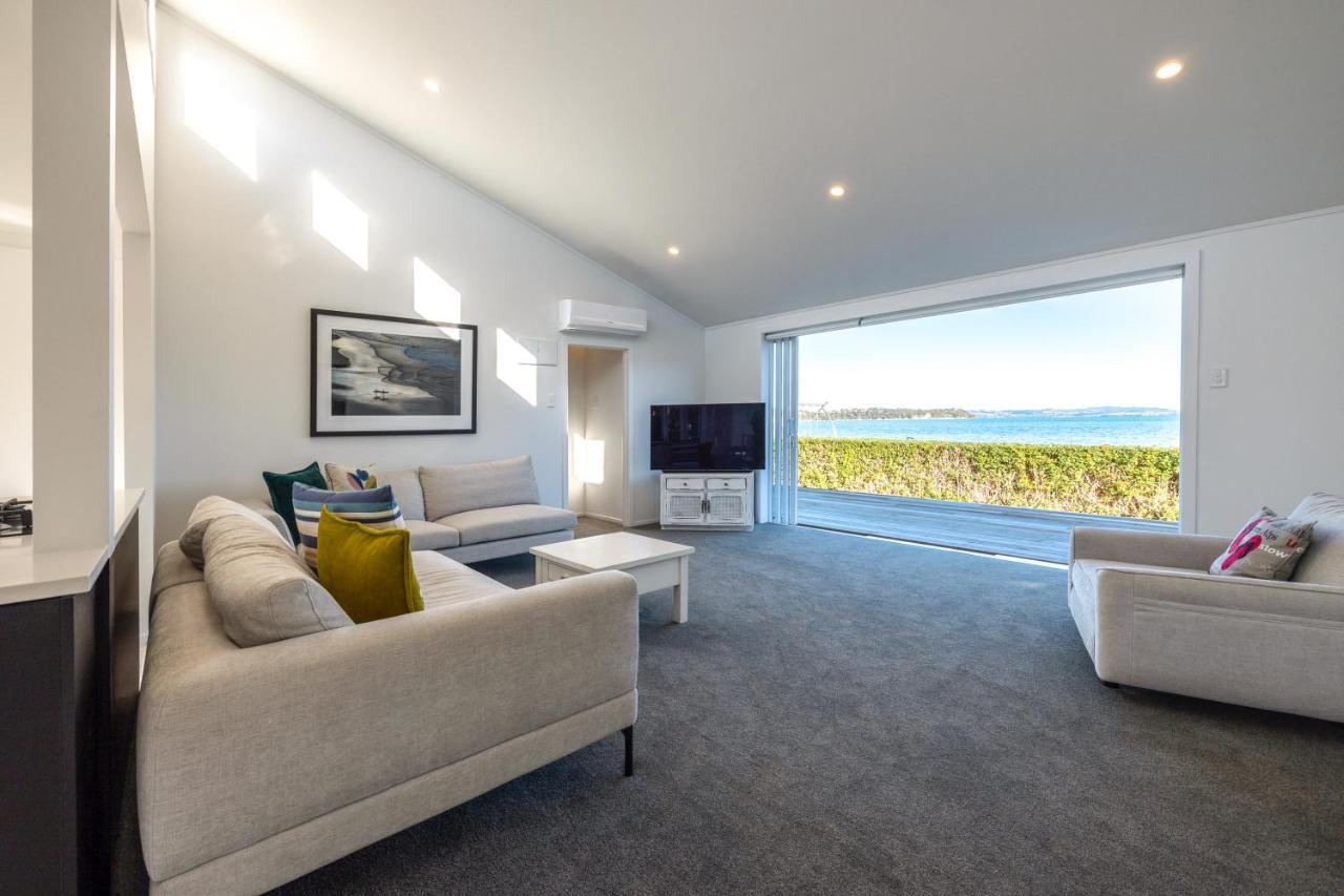 Driftwood Beach House With Spa Pool - Absolute Beachfront! Blackpool Екстериор снимка